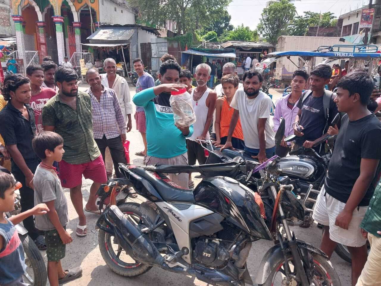 घर से मिला चार फीट लंबा सांप