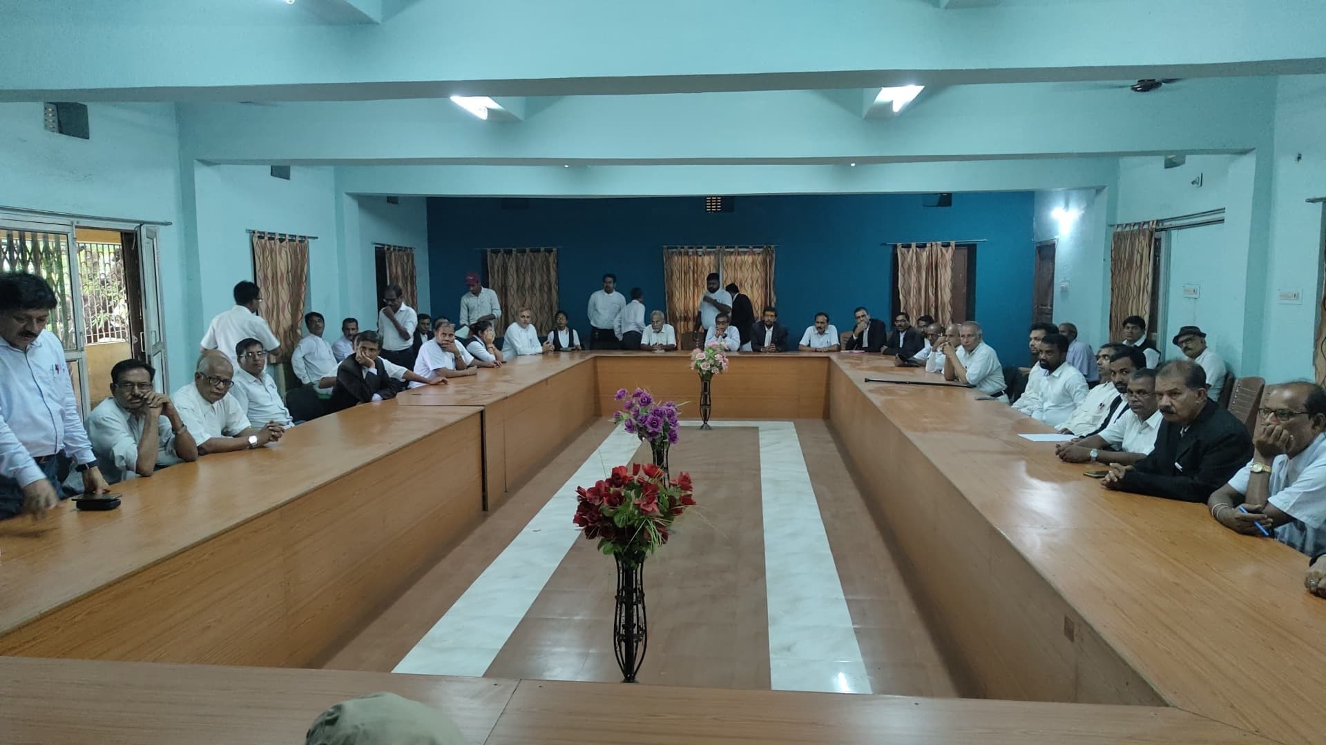 मनमानीपू्र्ण रवैया नहीं सुधरा तो न्यायालय का होगा बहिष्कार : दीपक ओझा