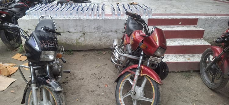 209 बोतल नेपाली शराब के साथ तीन तस्कर गिरफ्तार