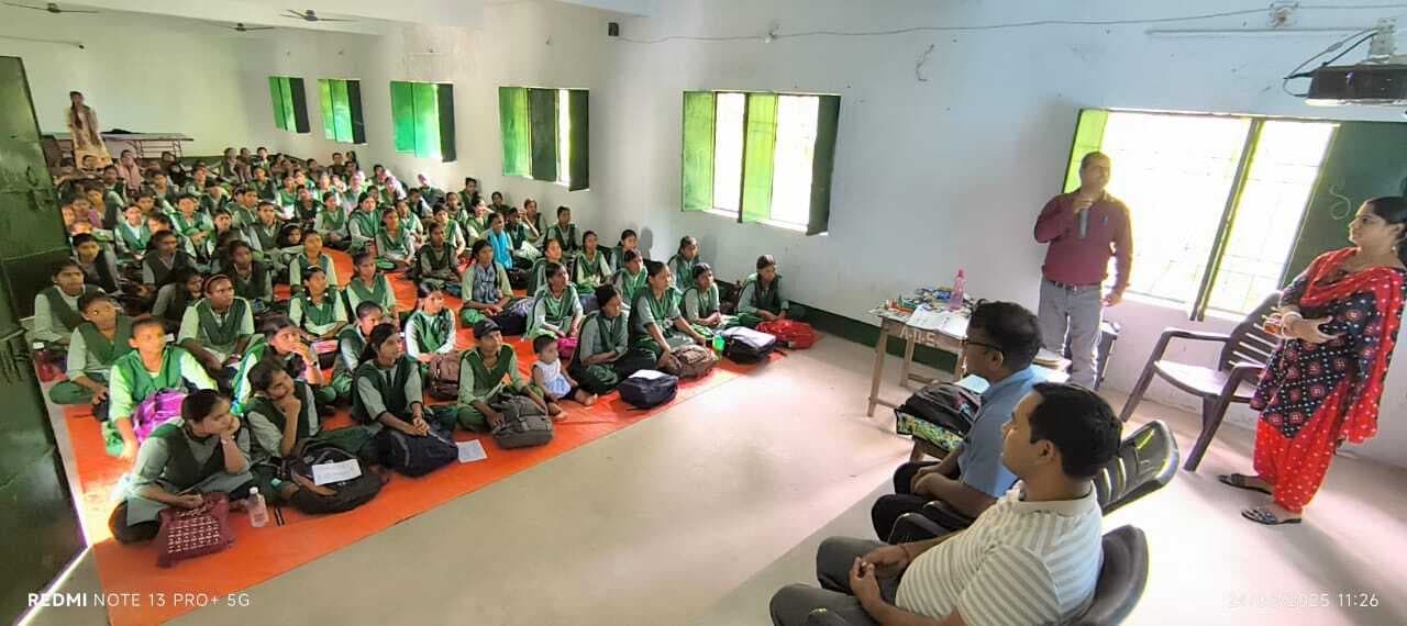 छात्राओं को पोक्सो एक्ट की दी गयी जानकारी