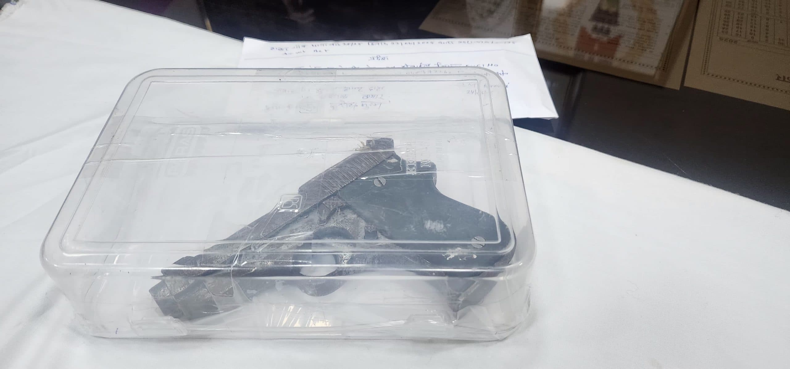 देसी पिस्तौल व मैगजीन के साथ दो आरोपी गिरफ्तार, प्राथमिकी