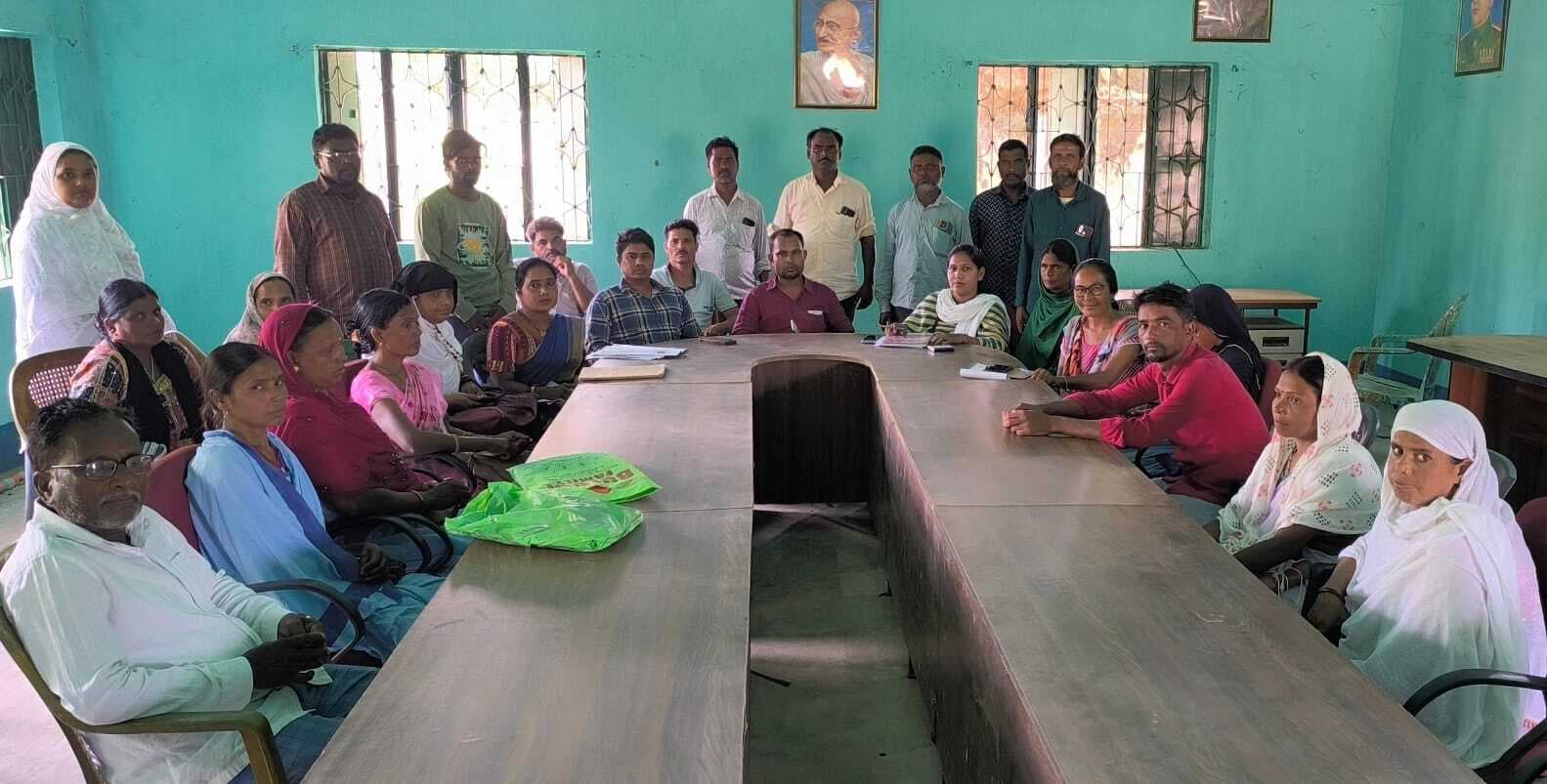 शिविर में ग्रामीणों ने योजनाओं के लिए दिये आवेदन