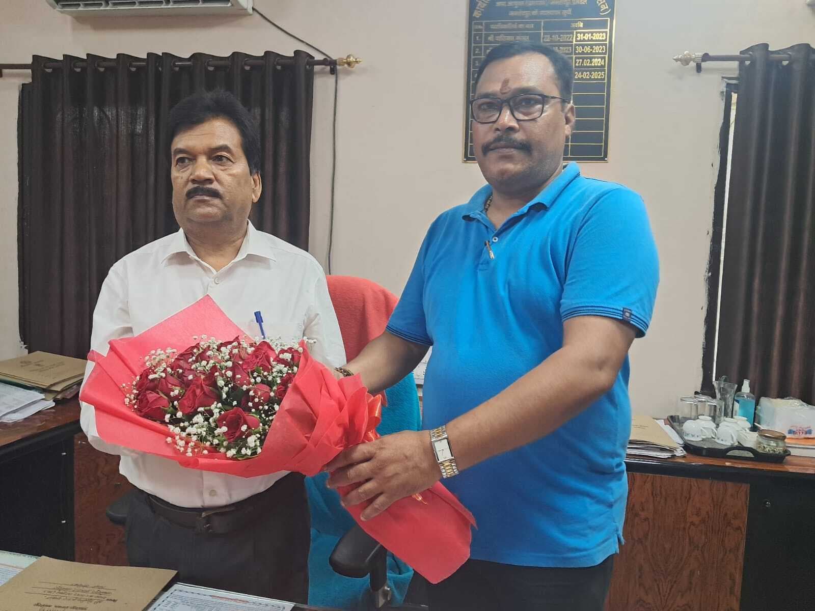 Jamshedpur news. राज्य कर अपर आयुक्त जमशेदपुर दिलीप कुमार मंडल ने संभाला पदभार