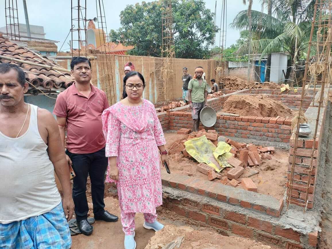 पीएम व अबुआ आवास योजना का करें पूरा : बीडीओ