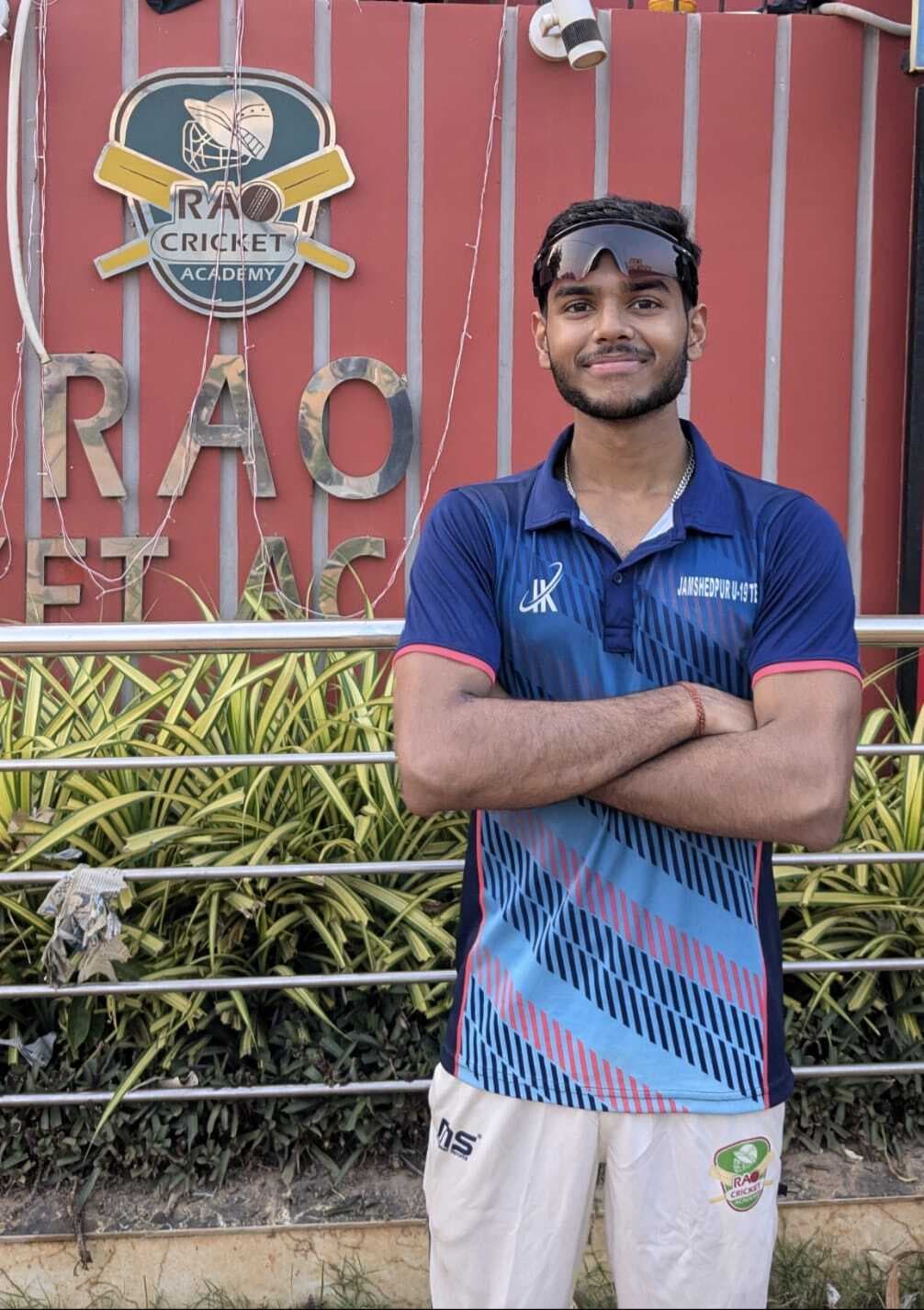 kshitij singh played at legen-z t-10 cricket :  लेजेन-जेड टी-10 क्रिकेट टूर्नामेंट में खेलेंगे गये शहर के क्षितिज