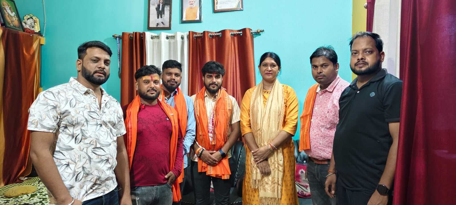 Giridih News: अभाविप कार्यकर्ताओं को प्रो विनीता ने किया सम्मानित