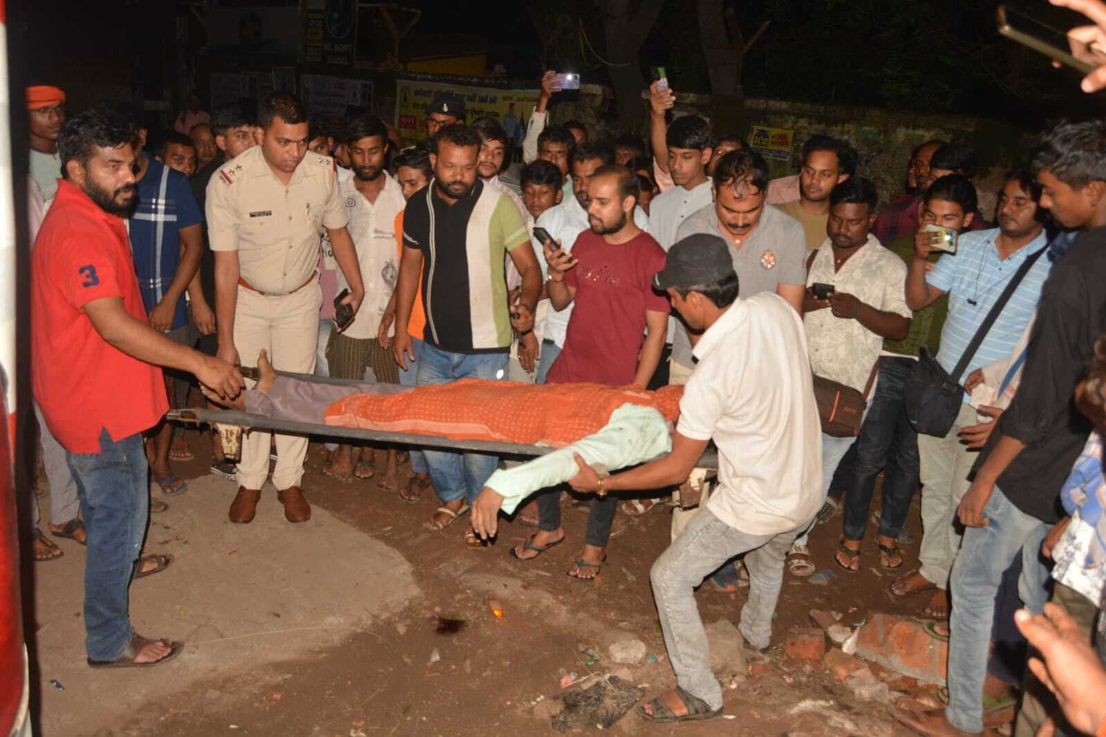 Dhanbad News: जैक फिसलने से बस कंडक्टर की मौत, झरिया में हंगामा