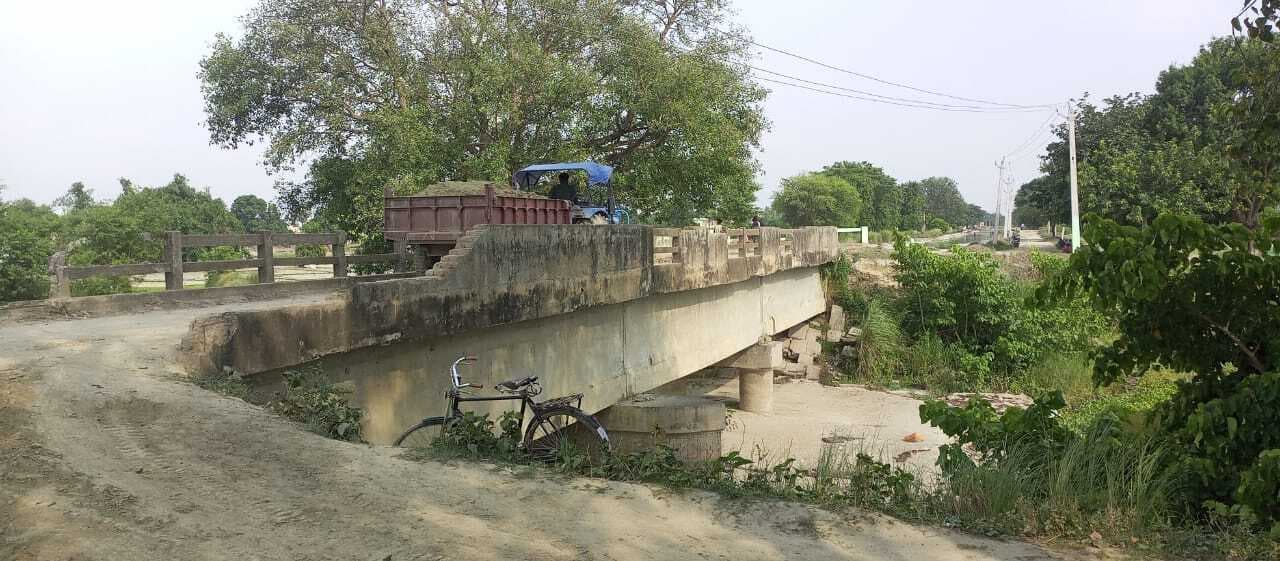 मौत को दावत दे रहा अंग्रेजों के जमाने का नौलखा पुल, मरम्मत अब तक अधर में