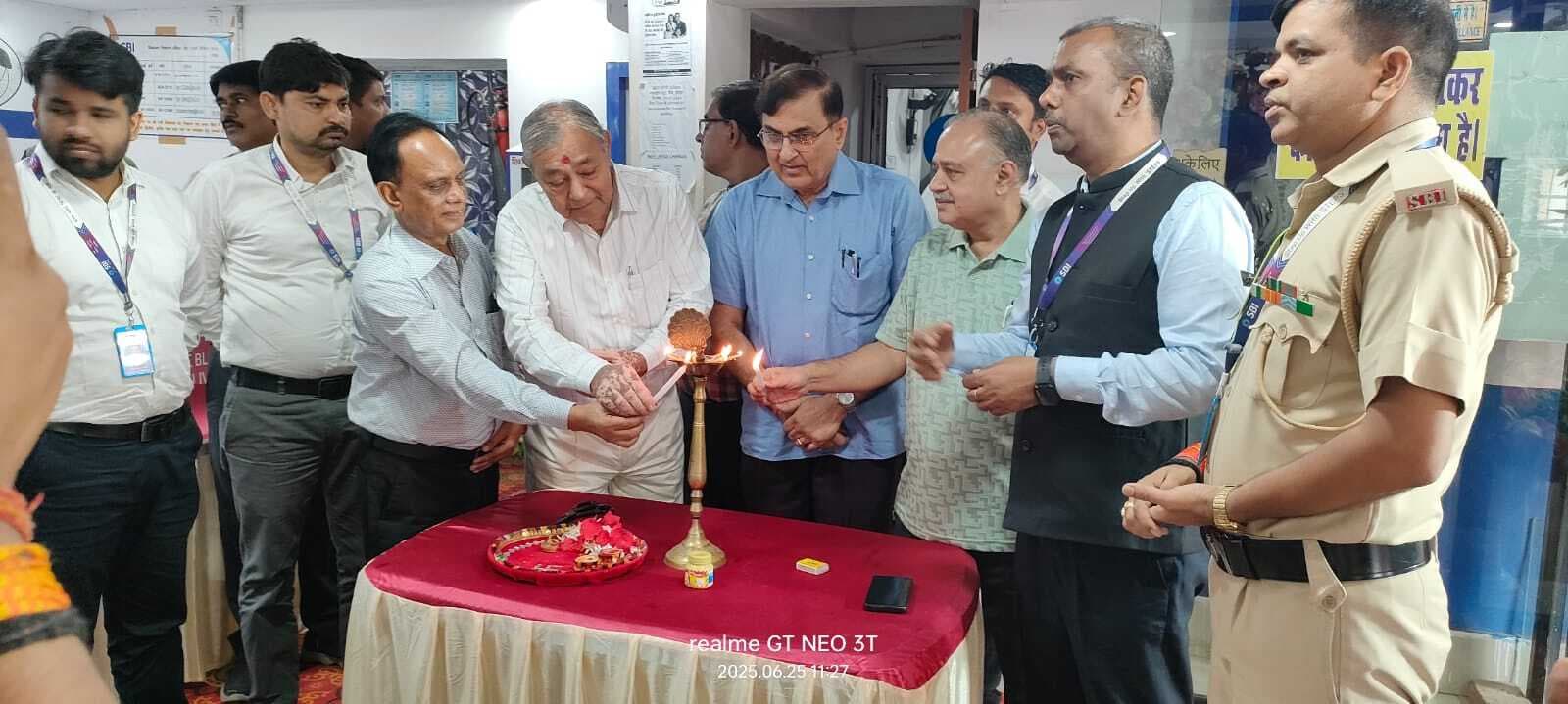 एसबीआइ झाझा शाखा की मनायी गयी 70वीं वर्षगांठ