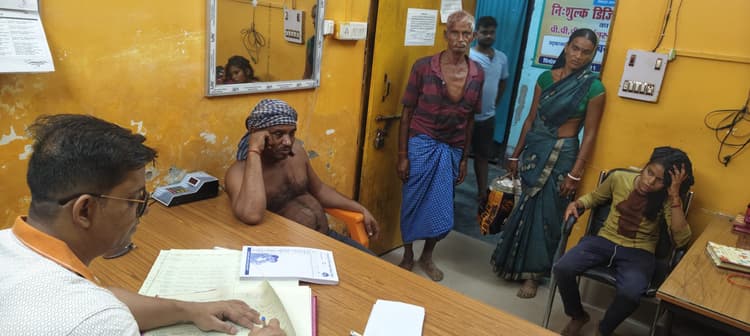 सड़क पर रखे गिट्टी-बालू को लेकर मारपीट,  आधा दर्जन लोग घायल