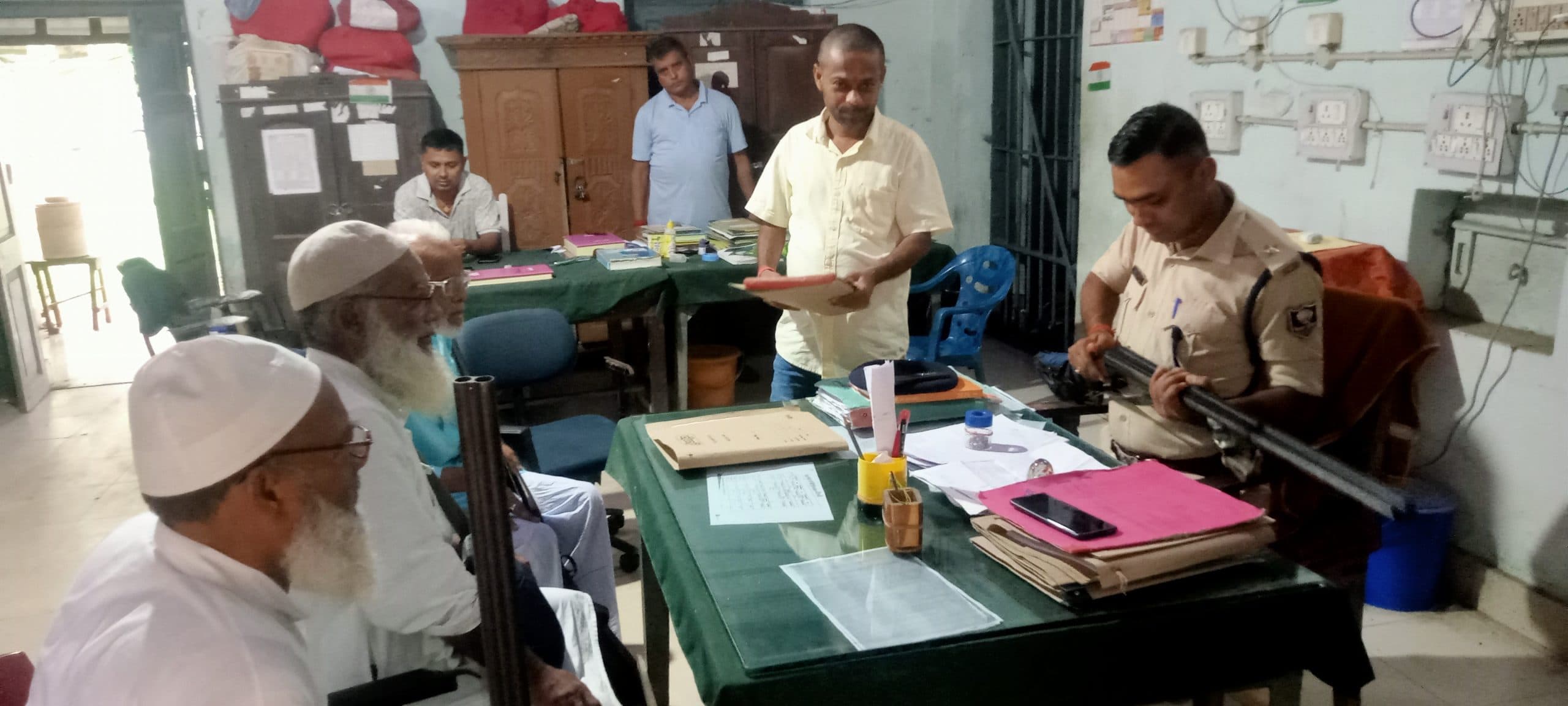 अमौर थाना में पांच तक शस्त्रों का सत्यापन : थानाध्यक्ष