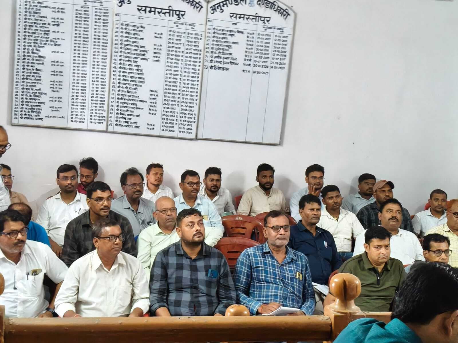 Samastipur News:पात्र नागरिकों का नाम जोड़ने व त्रुटिपूर्ण प्रविष्टियों में सुधार का दिया निर्देश