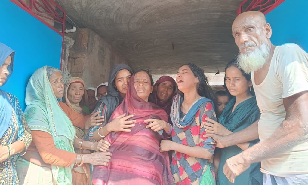 किसी भी घर में नहीं जला चूल्हा, जवान लड़कों की मौत से सदमे में ग्रामीण