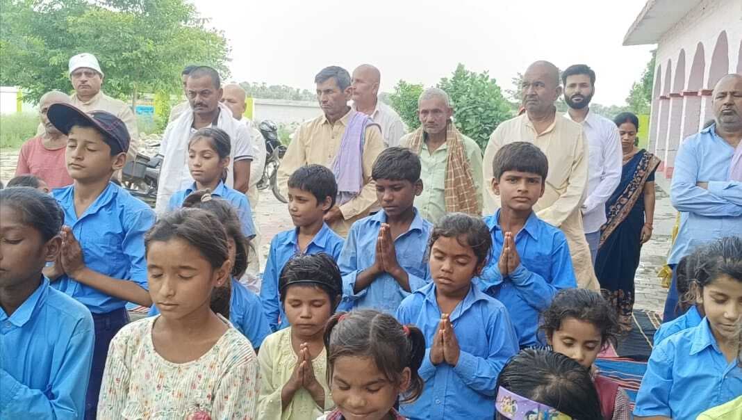 Samastipur News:भूमिदाता को छात्रों ने दी श्रद्धांजलि