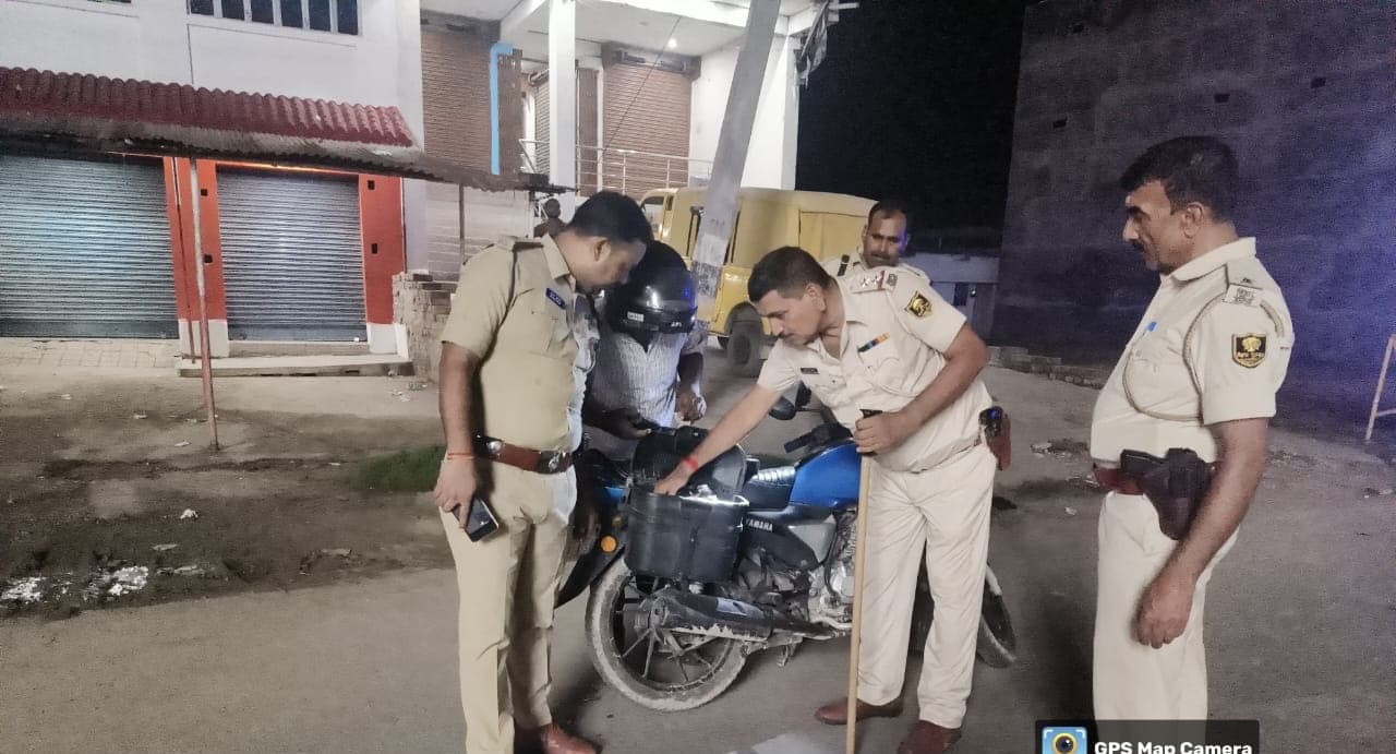 एसपी के नेतृत्व में जिले में चला वाहनों व दुकानों की जांच