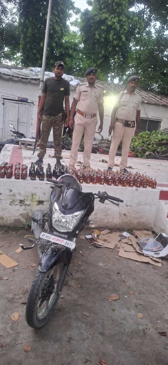 41.5 लीटर नेपाली शराब बरामद, बाइक जब्त
