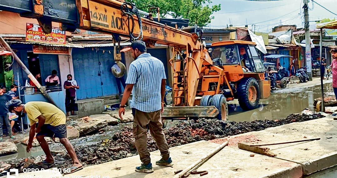 Saran News : 15 दिनों में बनी गुदरी चौक की पुलिया, सड़क निर्माण की मांग तेज