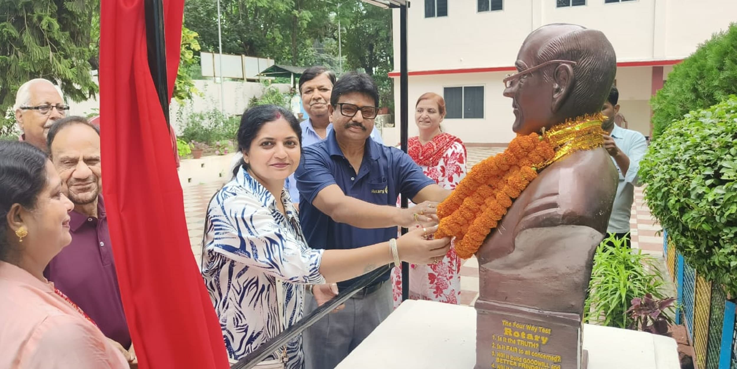 Bokaro News : बोकारो में रोटरी के संस्थापक पॉल हैरिस की 278वीं प्रतिमा का अनावरण