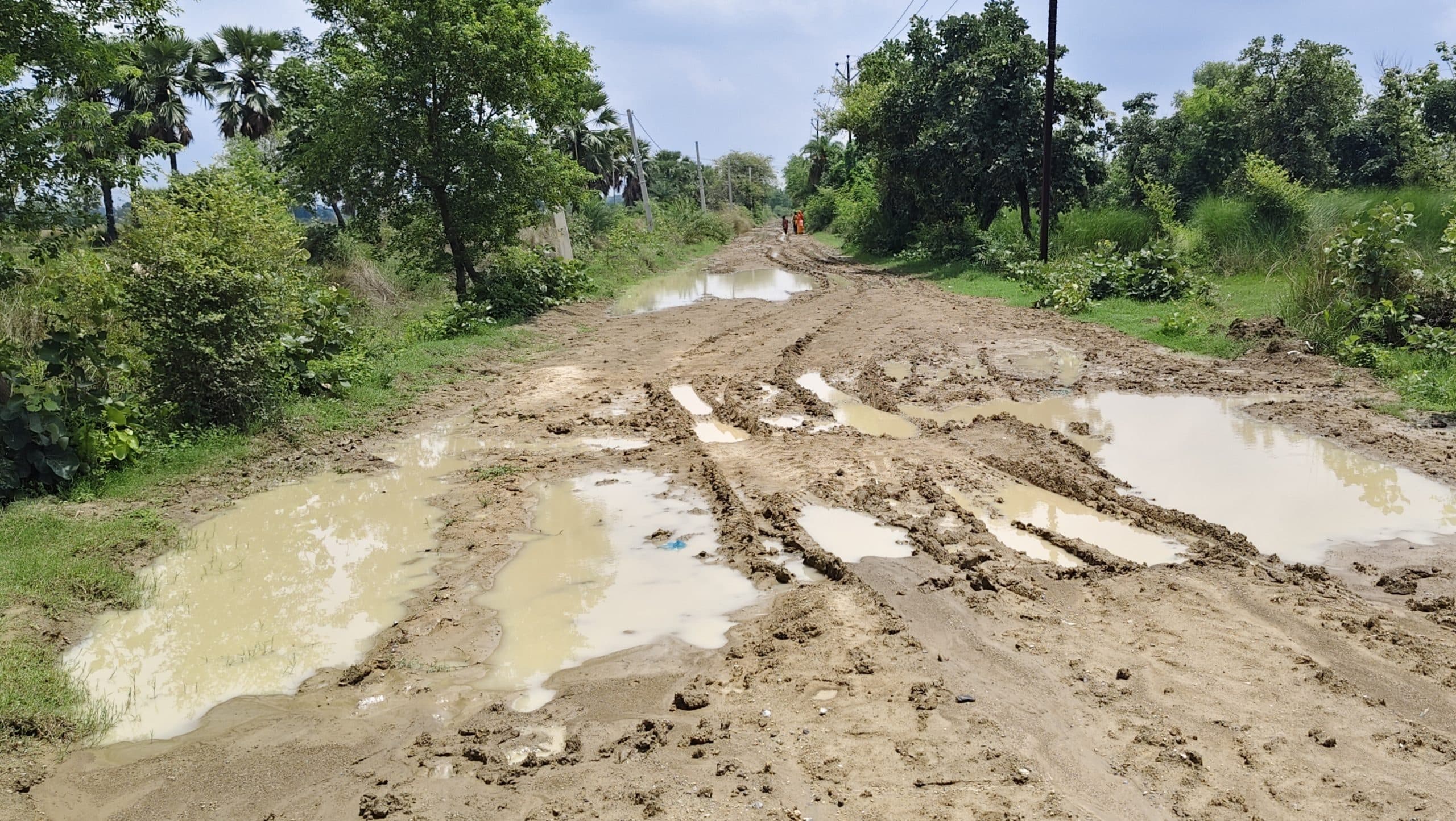 Gaya News : गुरुआ बाइपास सड़क अब भी अधूरी, ट्रैफिक जाम बना विकराल समस्या