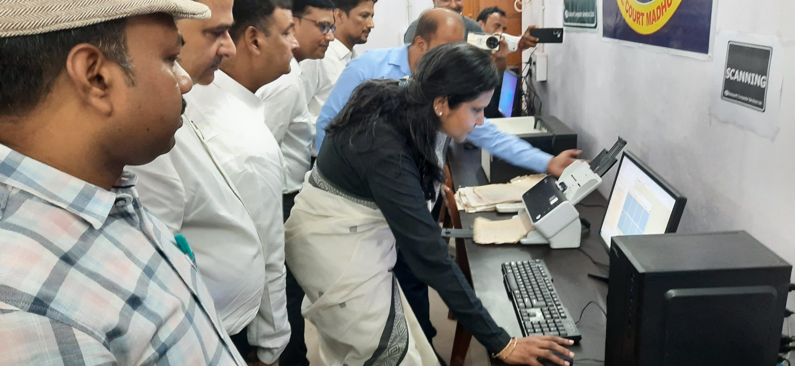 Madhubani News : कोर्ट में अभिलेख डिटिलाइजेशन केंद्र का हुआ उद्घाटन