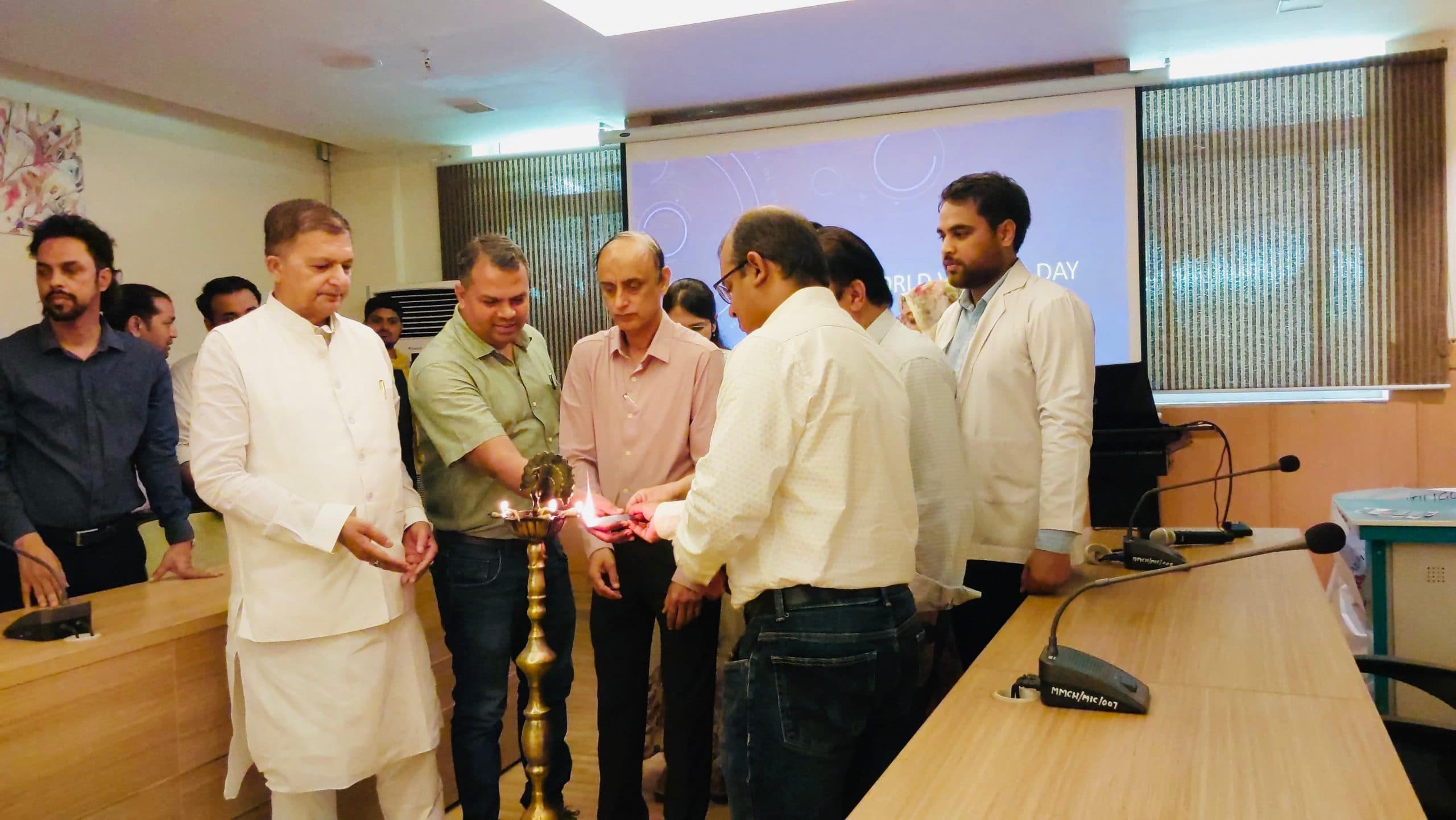 Madhubani News : विश्व चर्मरोग दिवस पर मेडिकल कॉलेज में कार्यक्रम आयोजित