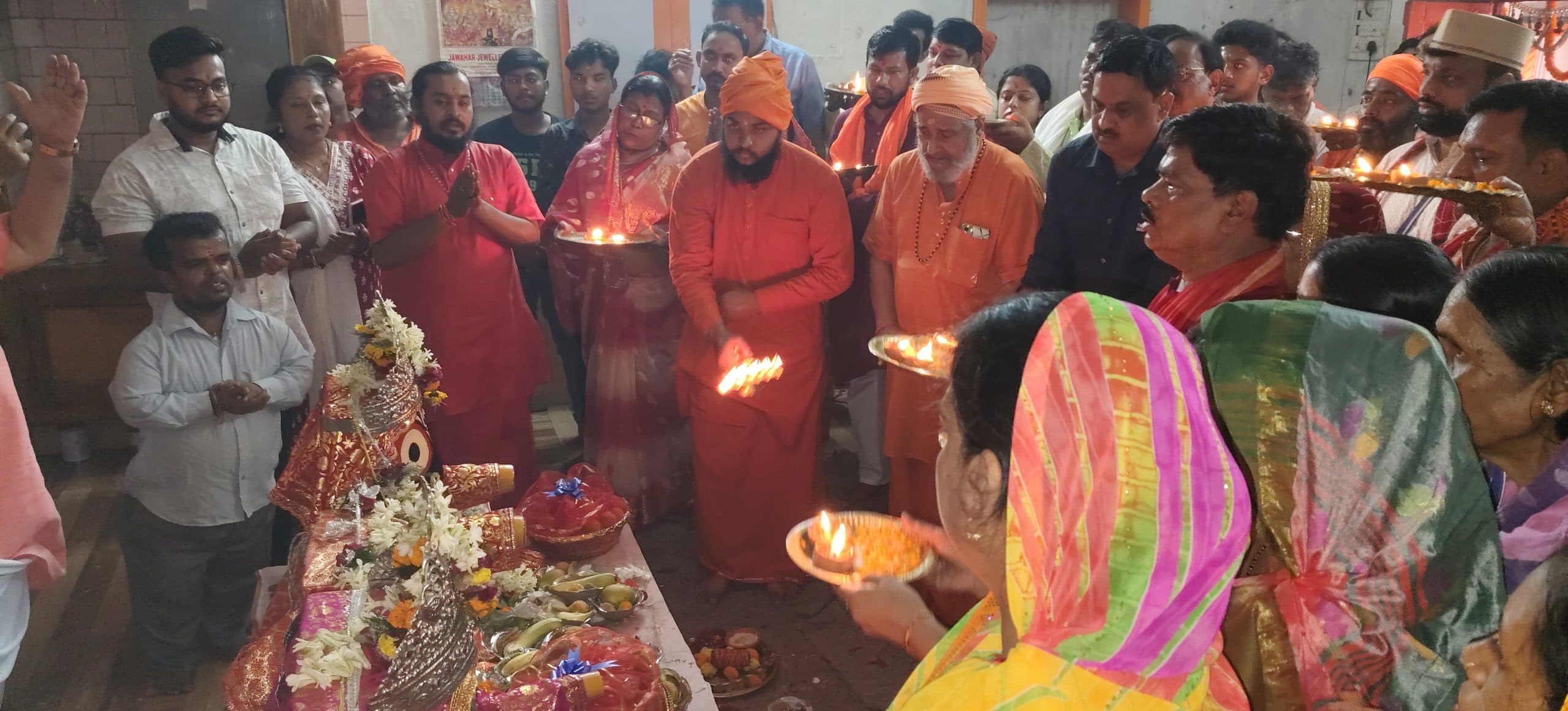 Seraikela Kharsawan News :नेत्रोत्सव में झलका भक्ति भाव, प्रभु के नवयौवन रूप के हुए दर्शन