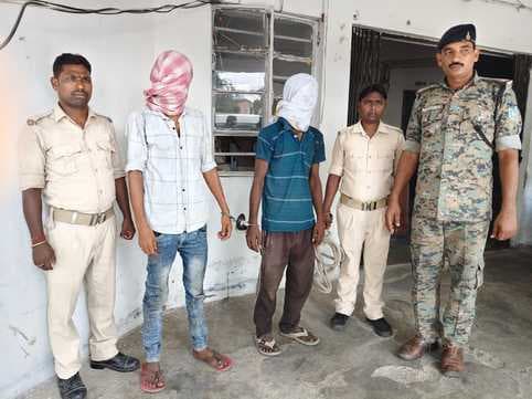 बोआरीजोर पुलिस ने दो मवेशी तस्करों को किया गिरफ्तार