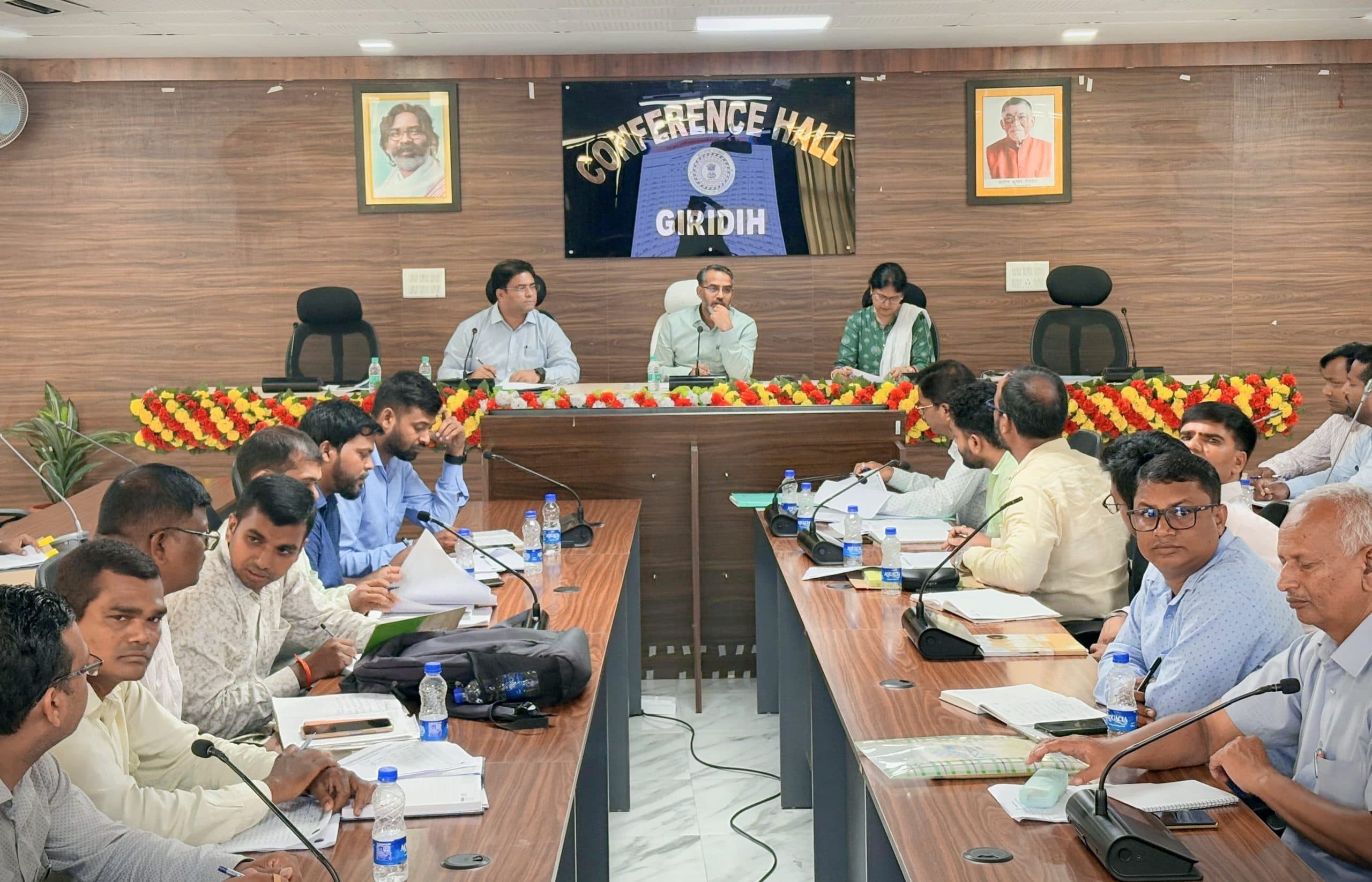 Giridih News: डीसी ने की आपूर्ति विभाग के कार्यों की समीक्षा, दिये कई निर्देश