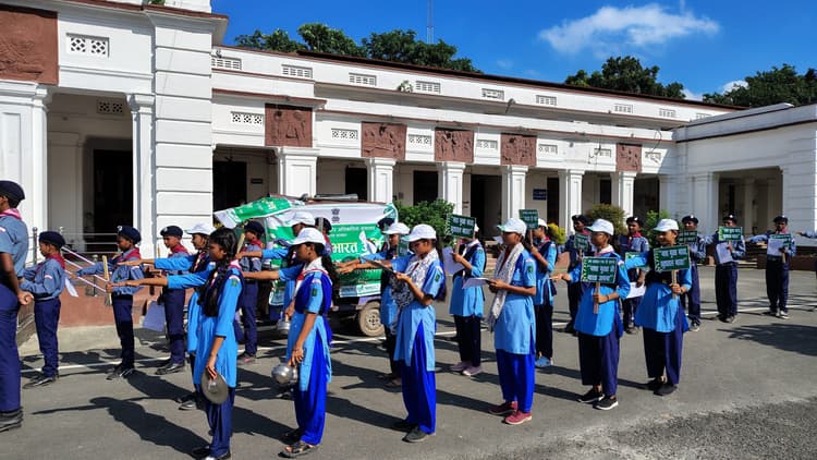 Motihari: नशा मुक्ति दिवस पर निकली जागरूकता रैली