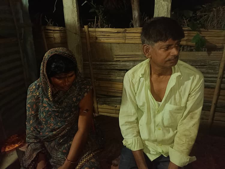 विधवा महिला के साथ संदिग्ध अवस्था में पकड़े गये प्रधानाध्यापक