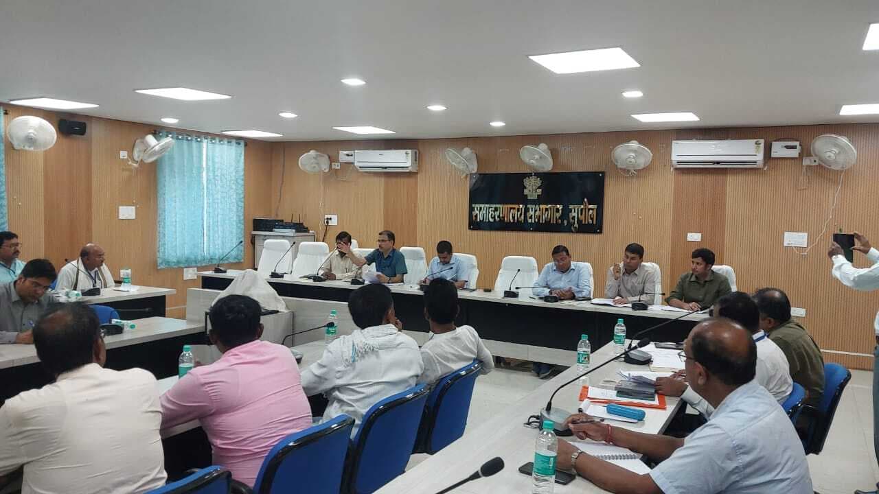 पदाधिकारी घर-घर जाकर करेंगे मतदाता सत्यापन- डीएम