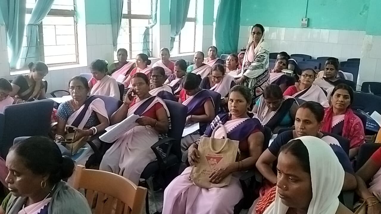 आशा को एम-आशा ऐप का दिया गया प्रशिक्षण