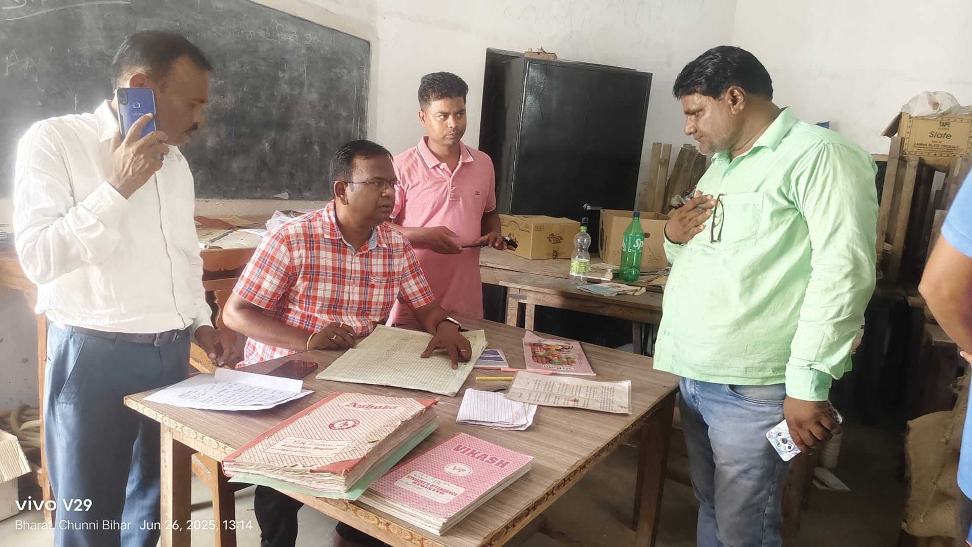 विद्यालय के नियमित संचालन में लापरवाही बर्दाश्त नहीं - बीडीओ