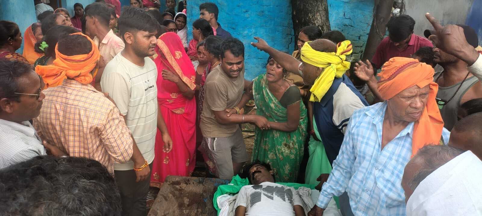 Dhanbad News : छत्तीसगढ़ से चालक का शव पहुंचते ही कनकनी में पसरा मातम