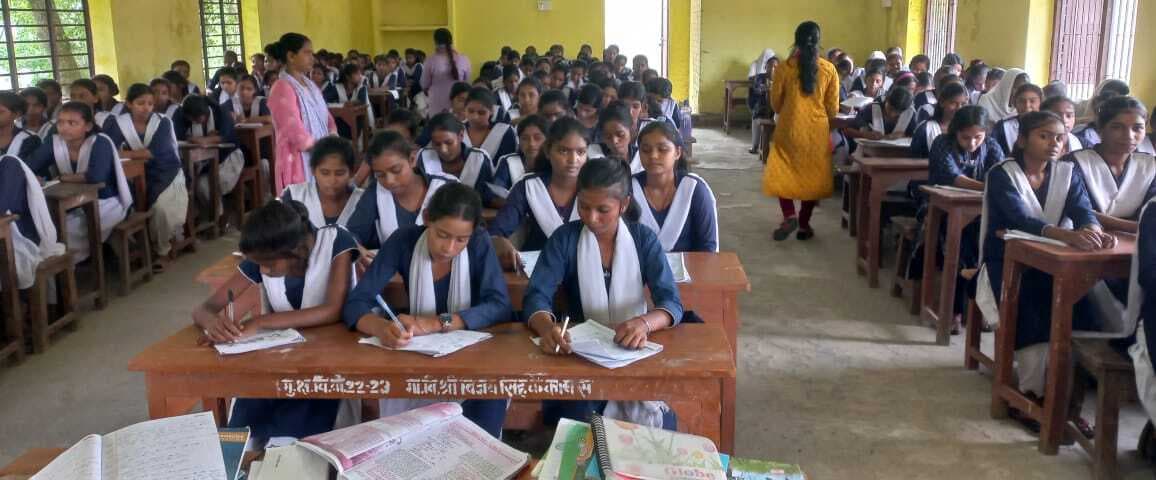 नगर पंचायत के प्रावि हासिमपुर में सुविधाओं का अभाव