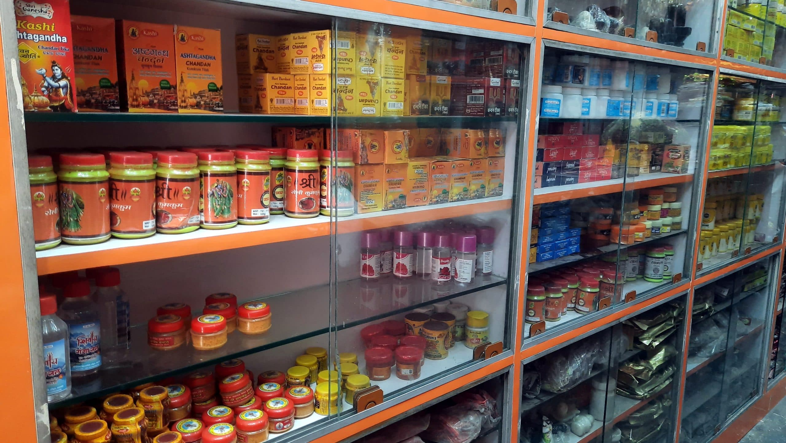 सावन में शहर के बाजार से दस लाख के चंदन का होगा कारोबार