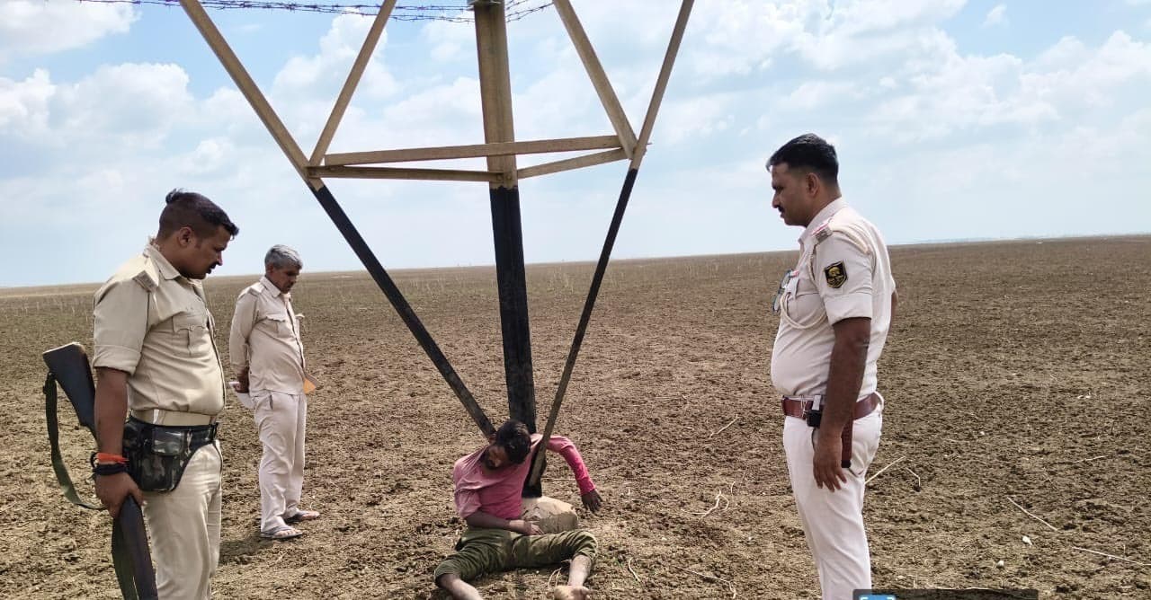 महरामचक बहियार में खेत में मिला अज्ञात युवक का शव