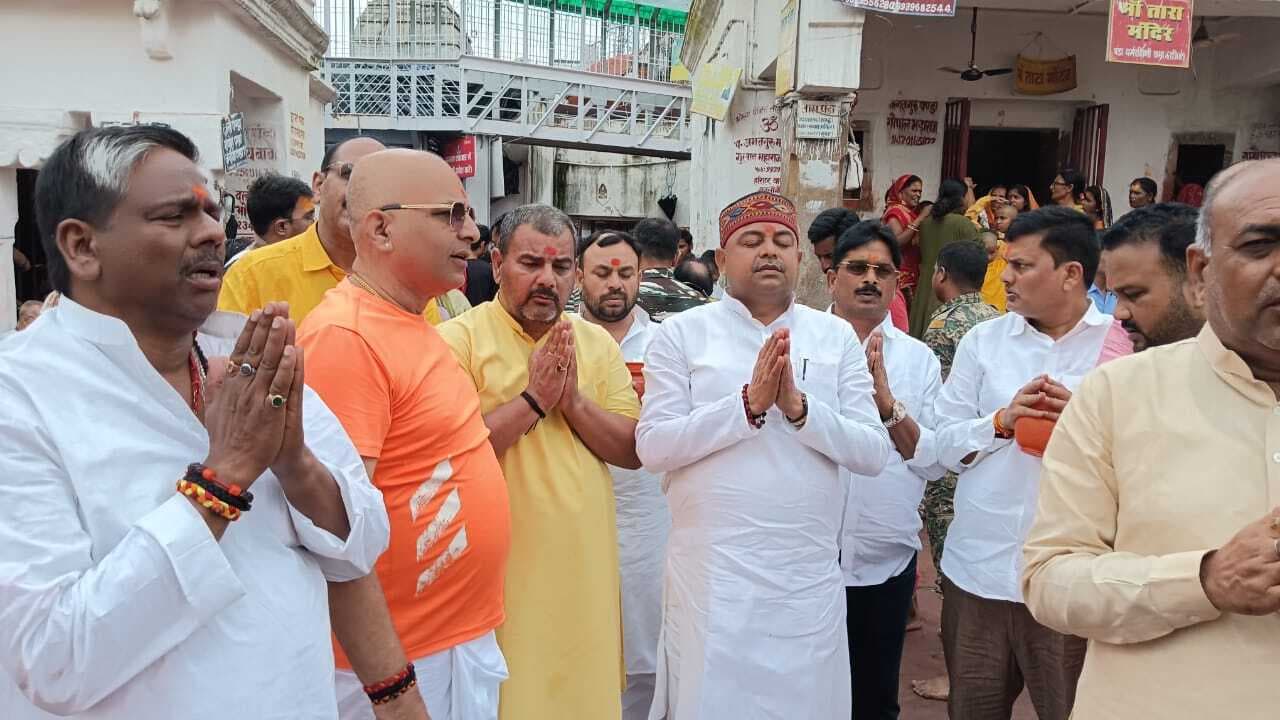 Deoghar News : बिहार के श्रम मंत्री ने बाबा दरबार में लगायी हाजिरी, कहा : बिहार में फिर बनेगी एनडीए सरकार