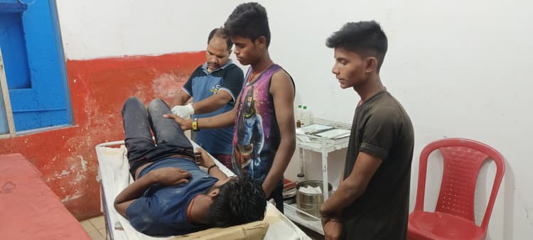 अनियंत्रित ऑटो पलटी, एक जख्मी