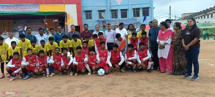 Deoghar news : सडेन डेथ नियम से देवघर की टीम ने मोहनपुर को 3-2 से हराया