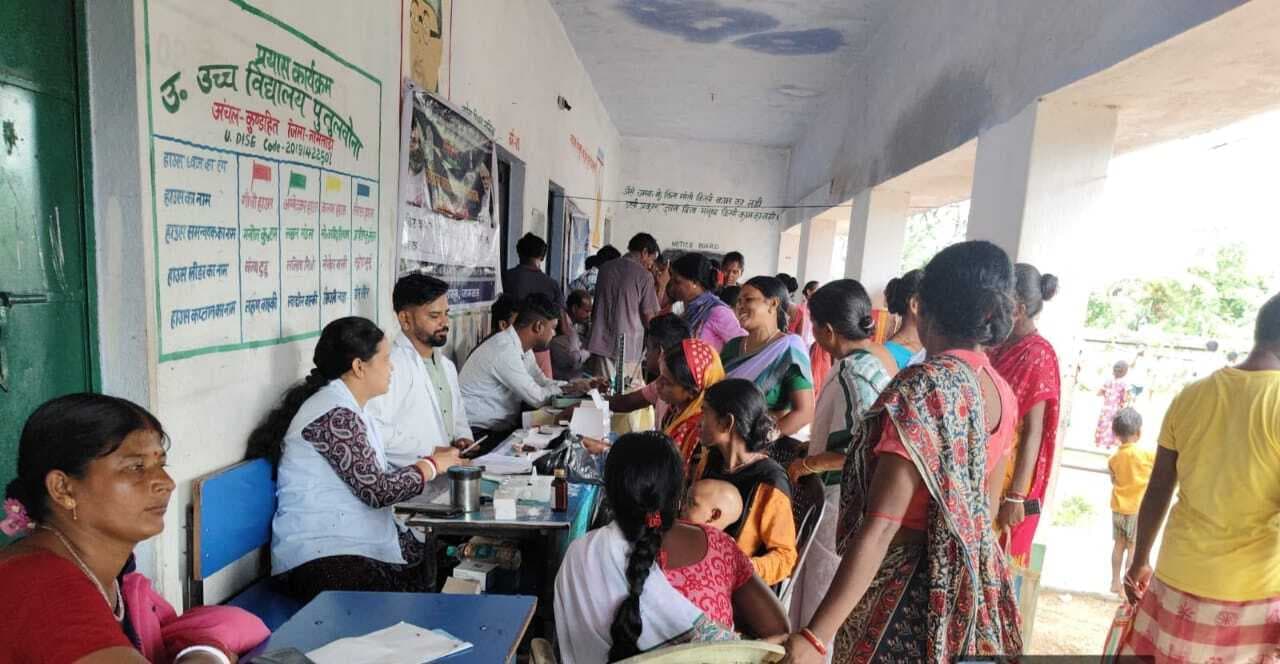 पुतुलबोना गांव में 148 लोग विभिन्न योजनाएं से लाभान्वित