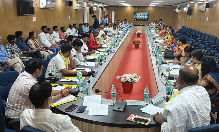 आमजनों को योजना का लाभ दिलाने के लिए समन्वय जरूरी : जिप अध्यक्ष