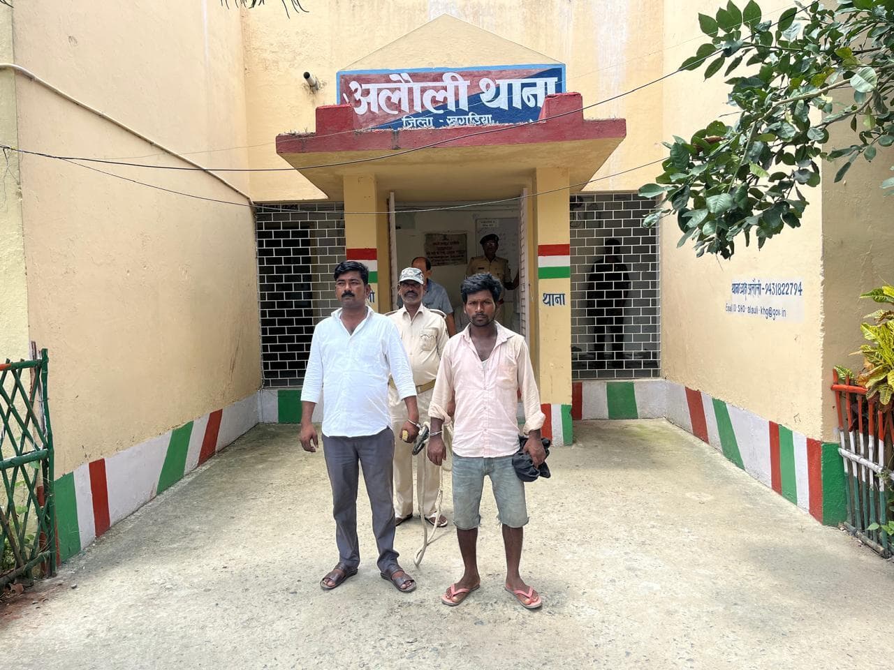 पुलिस के खिलाफ लोगों को भड़काने के मामले में पूर्व मुखिया गिरफ्तार