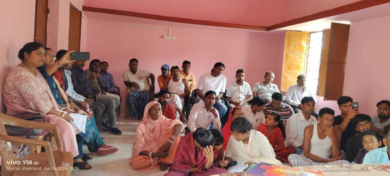 Giridih News :चलंत लोक अदालत में ग्रामीणों को मिली कानूनी जानकारी