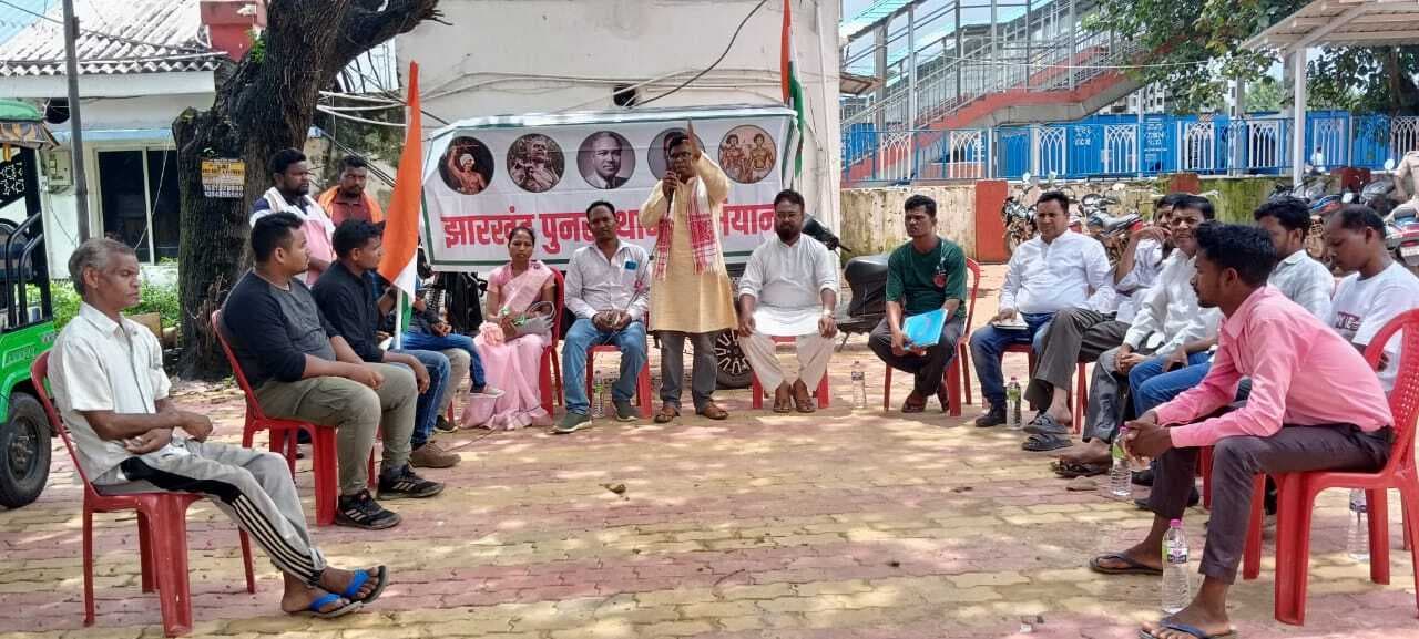 Chaibasa News : माल ढुलाई में अव्वल, यात्री सुविधाओं में उपेक्षित चक्रधरपुर रेलमंडल