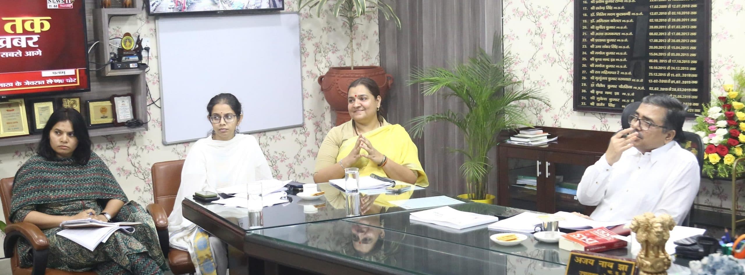 Bokaro News : अधिकारी संवेदनशीलता के साथ सड़क सुरक्षा को करें सुनिश्चित : डीसी