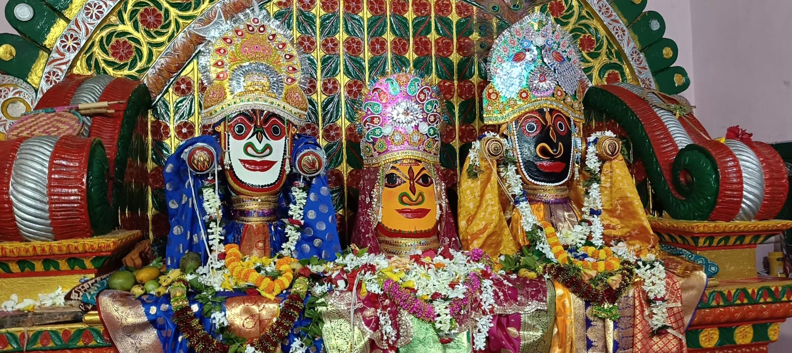 Seraikela Kharsawan News : मंदिर में गूंजे वैदिक मंत्र, नव रूप में प्रकट हुए महाप्रभु जगन्नाथ