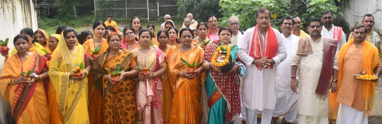 Bokaro News : कलश यात्रा के साथ करुणानंदोमयी मंदिर में श्रीराम कथा शुरू