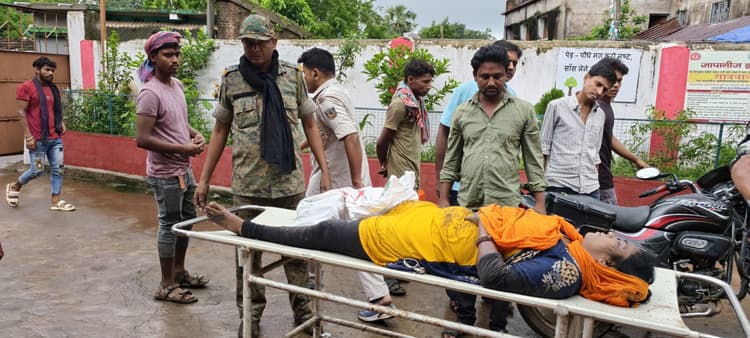 बाइक सवार दंपती को ट्रक ने रौंदा, पत्नी का पैर कटकर अलग, पति का हाथ कुचला