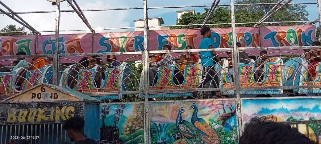 रथ पर सवार हुए मदन मोहन व राधा रानी, निकली भव्य रथ यात्रा, उमड़ा श्रद्धालुओं का सैलाब